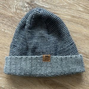 NWOT kids 2T to 4T Beanie. Fleece lined